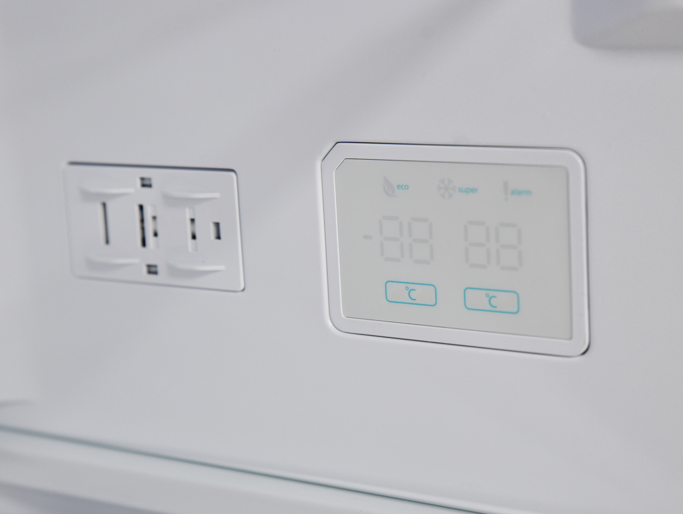 SHARP SJ-NBA05DMXWD-EU 54cm NF Fridge-Freezer