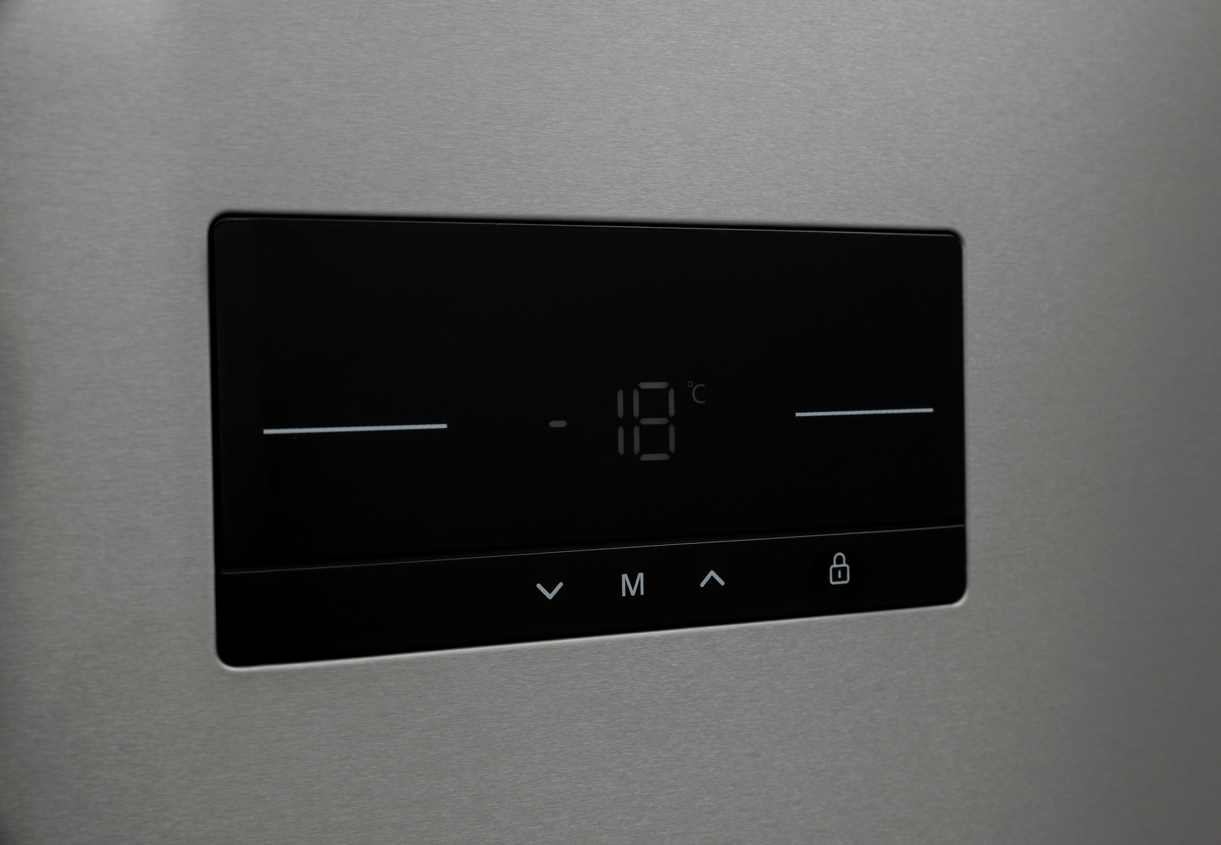 SHARP SJ-SC44CHXIE-EU 70cm NF Upright Freezer