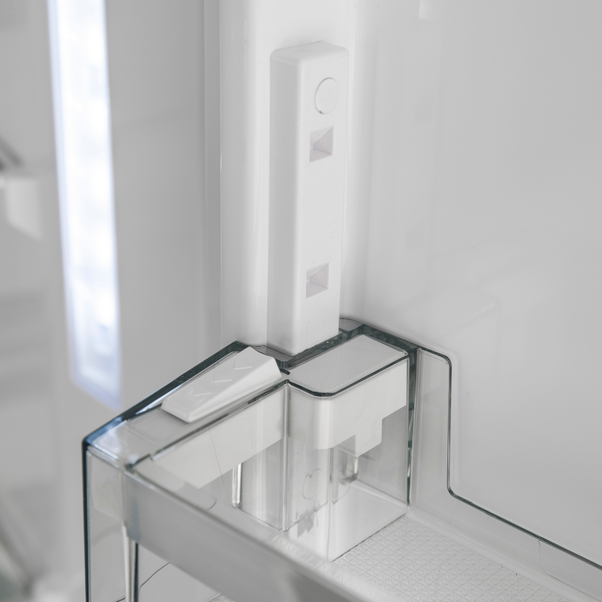 SHARP SJ-LE140E0XS-EU 54cm Single Door Refrigerator